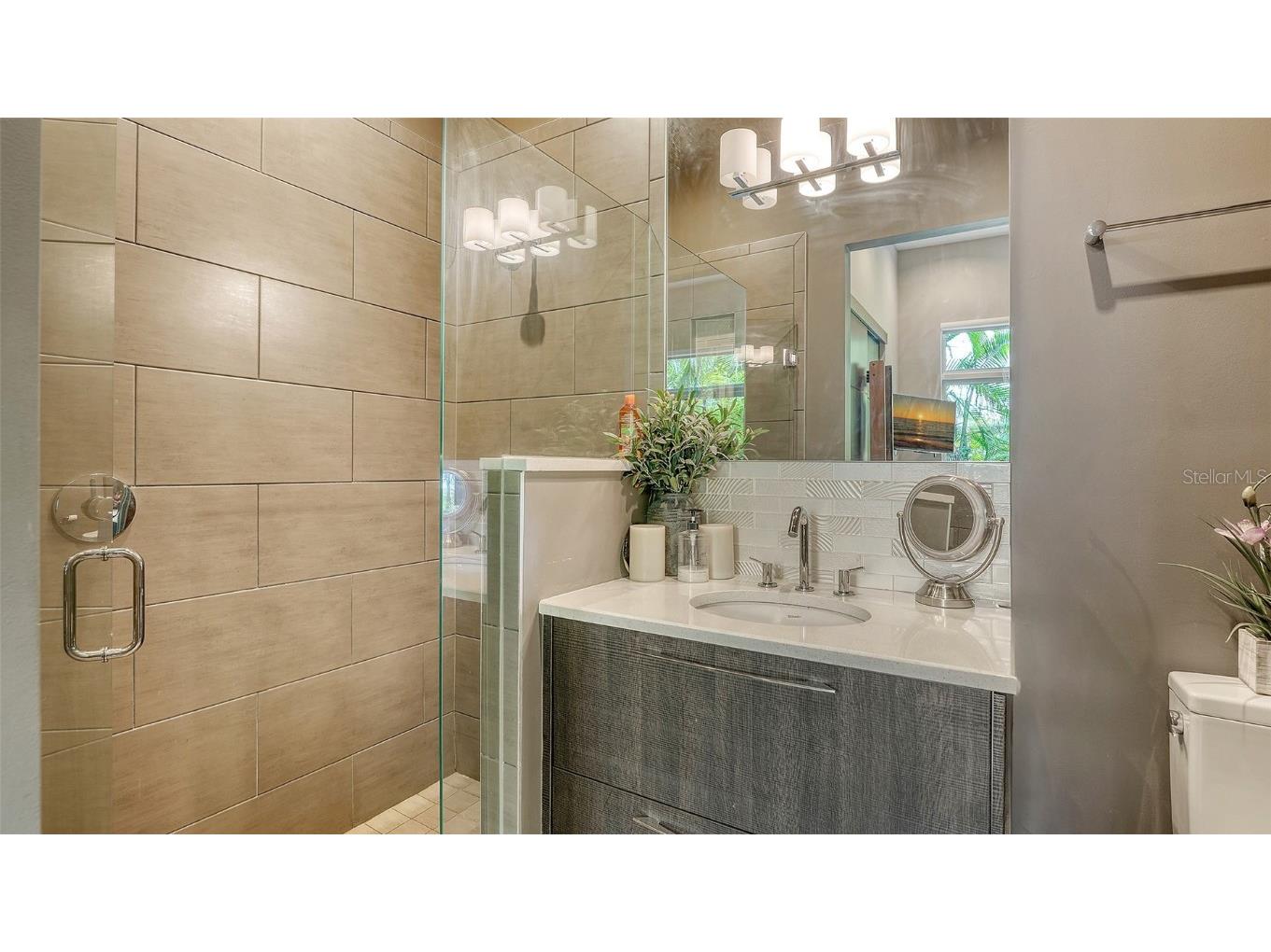 213 Cosmopolitan Court Sarasota FL 34236 A4663923 image10