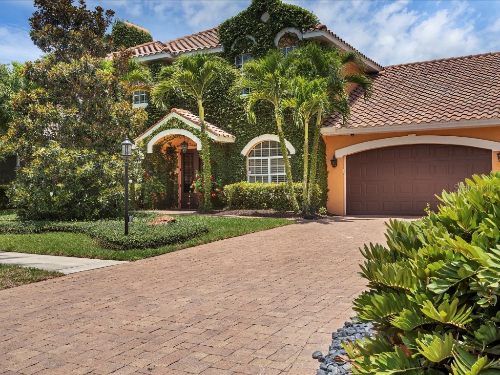 213 Gaines Avenue Sarasota FL 34243 A4582287 image1
