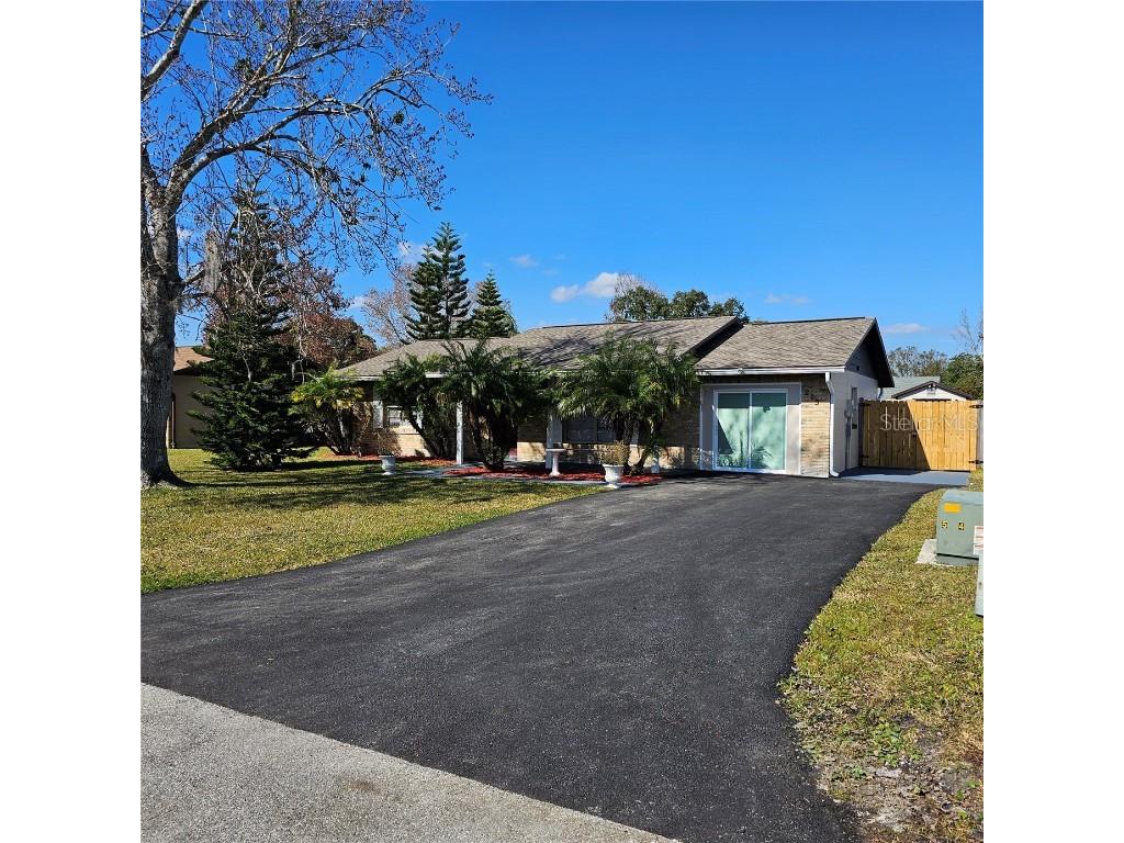 213 Lone Pine Drive Edgewater FL 32132 V4940656 image1