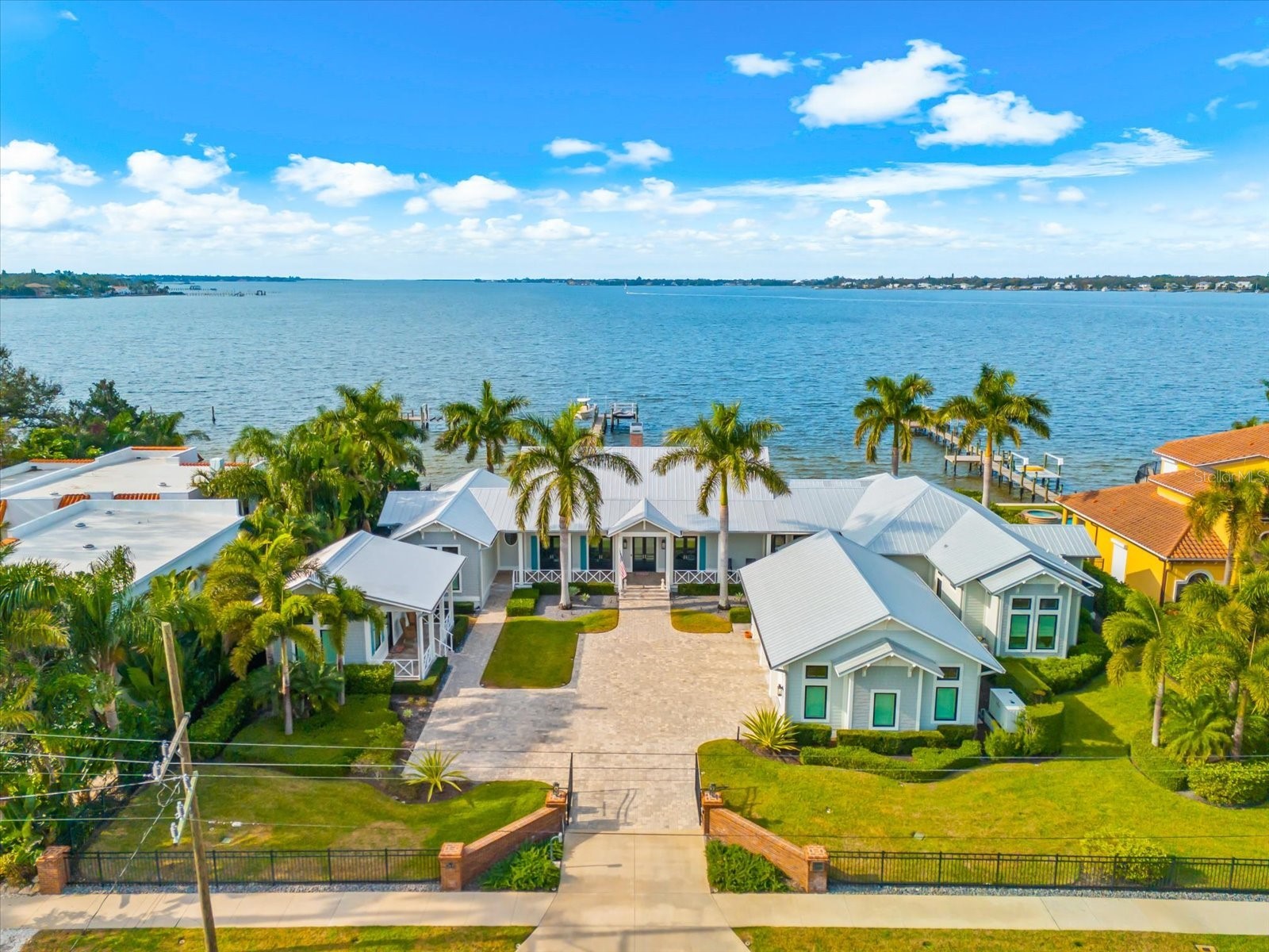 213 N 18th Street W Bradenton FL 34205 - MANATEE RIVER A4677502 image1
