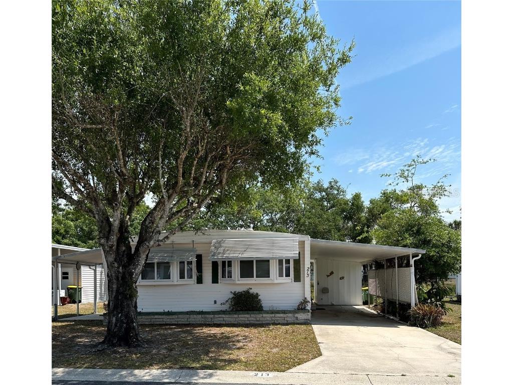 213 Oakwood Boulevard E Sarasota FL 34237 A4566603 image1