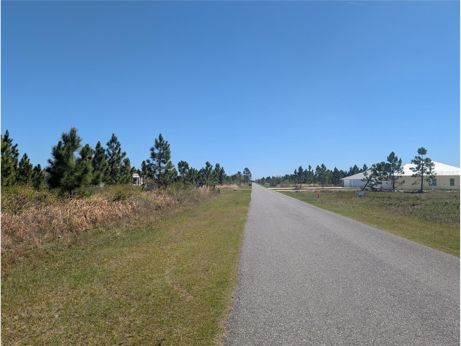 213 Poinciana Drive Indian Lake Estates FL 33855 - LAKE WALK-IN-WATER P4938225 image1