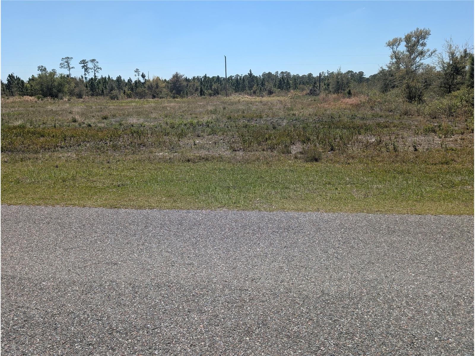 213 Poinciana Drive Indian Lake Estates FL 33855 - LAKE WALK-IN-WATER P4938225 image2