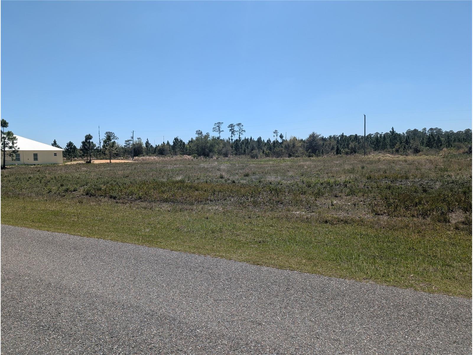 213 Poinciana Drive Indian Lake Estates FL 33855 - LAKE WALK-IN-WATER P4938225 image4