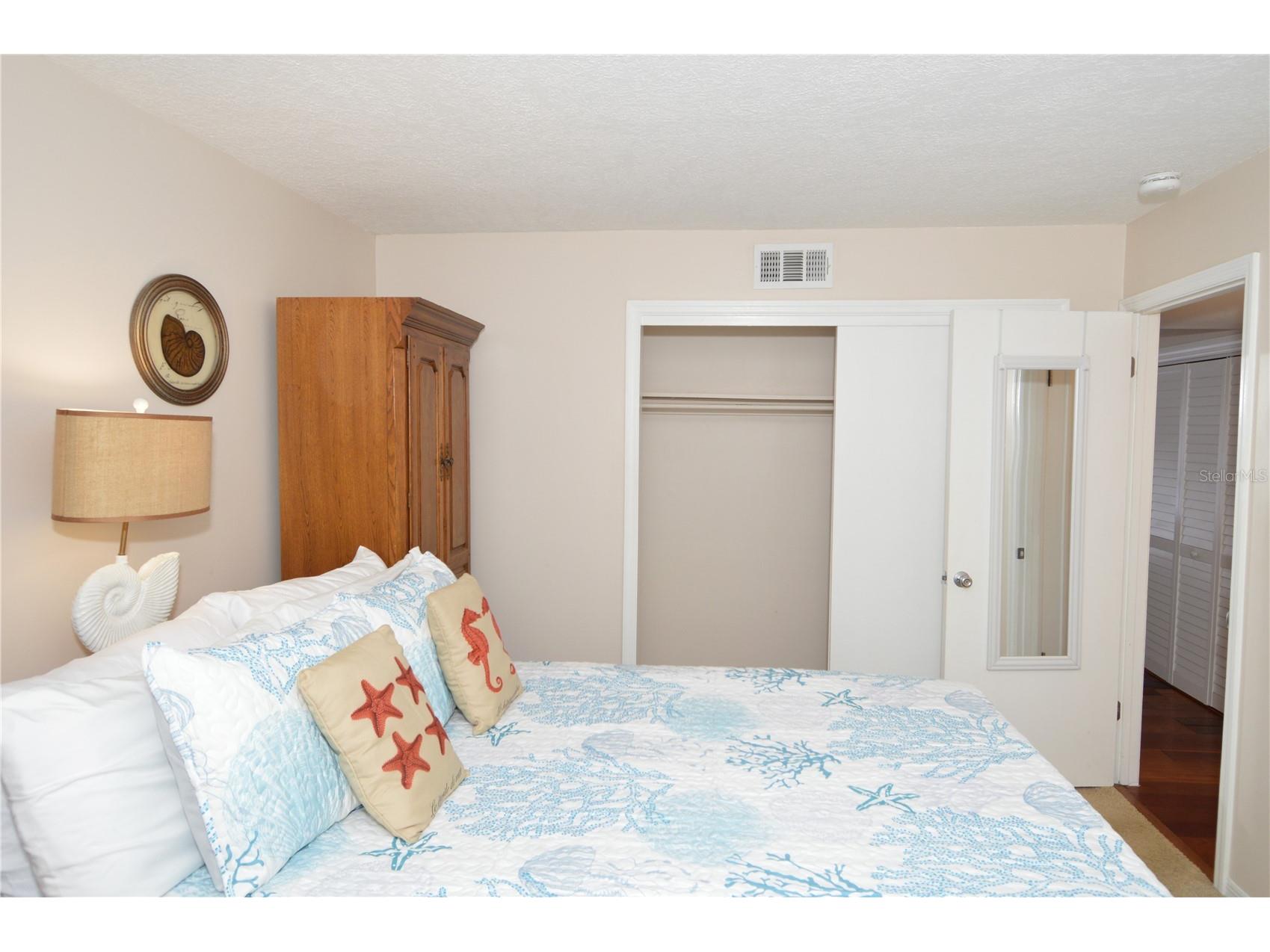 213 Seahorse Drive SE #B Saint Petersburg FL 33705 TB8495835 image28