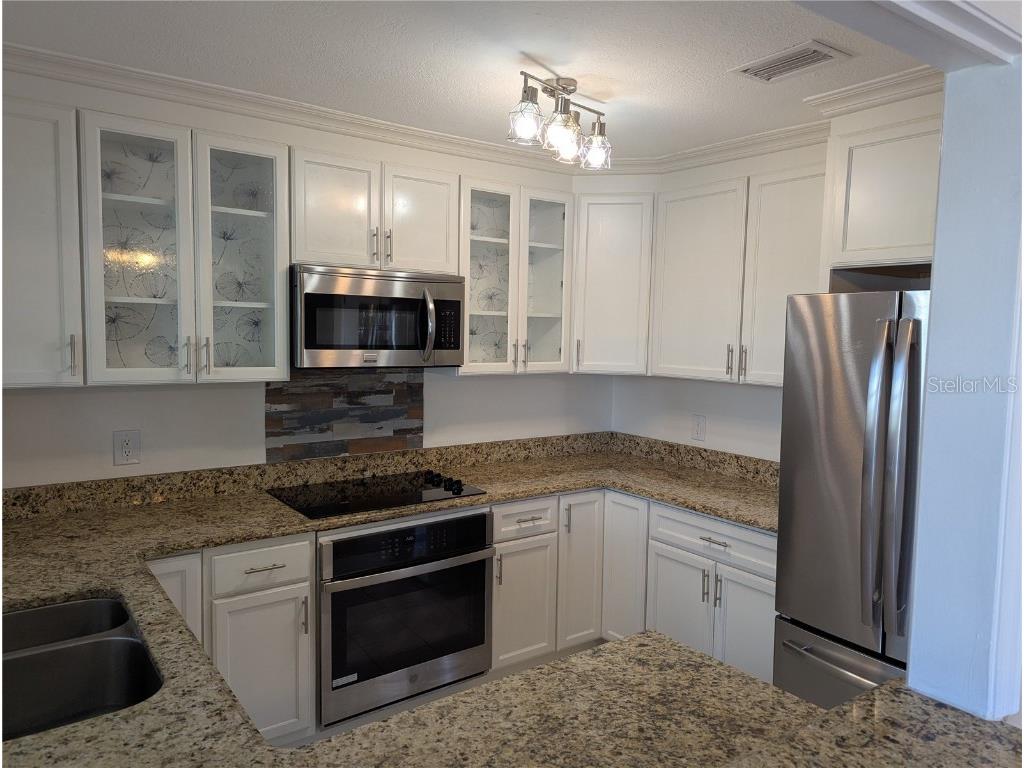 213 Seahorse Drive SE #C Saint Petersburg FL 33705 TB8416536 image5