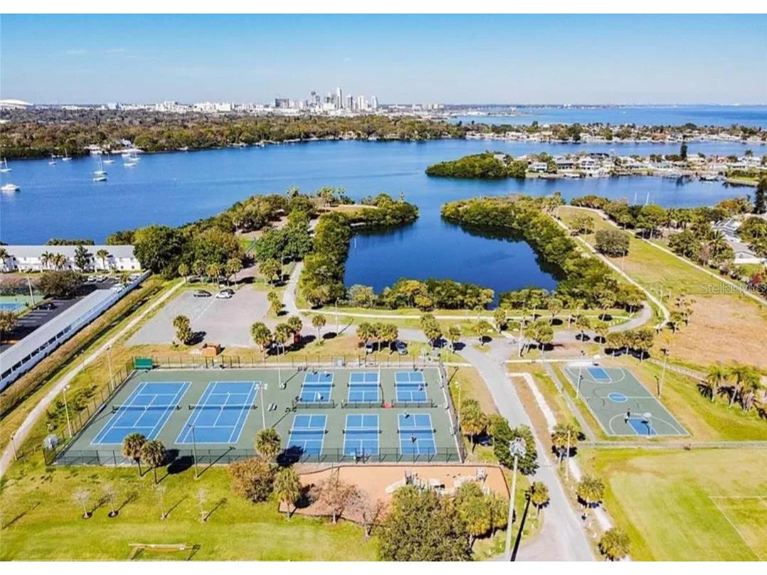 213 Seahorse Drive SE #D Saint Petersburg FL 33705 TB8489539 image18