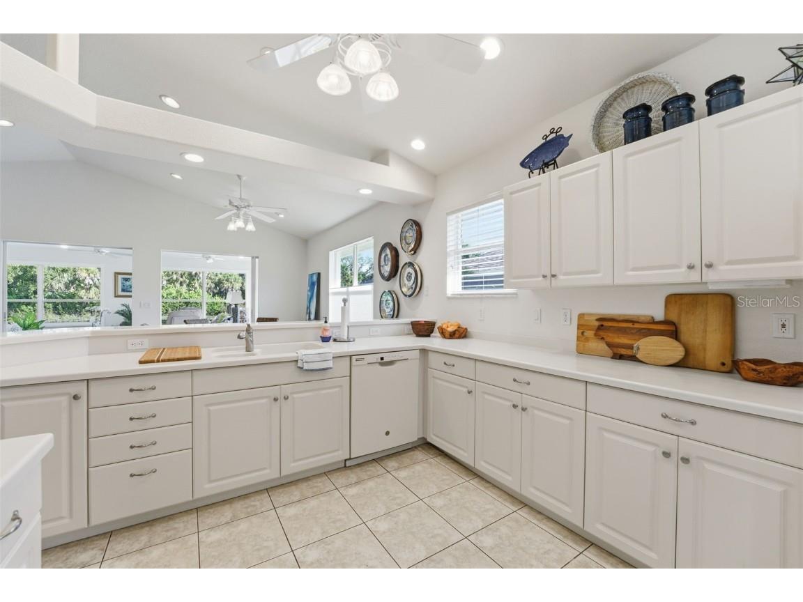 213 Venice Palms Boulevard Venice FL 34292 - BLACKBURN CANAL N6142245 image5