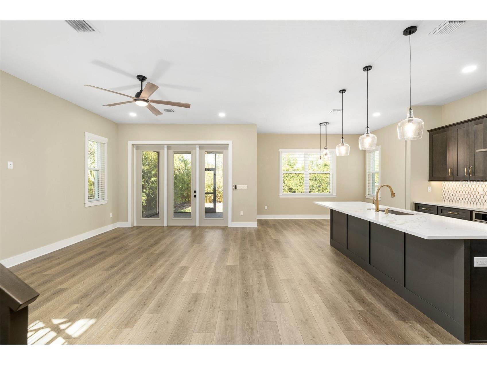 213 W Giddens Avenue Tampa FL 33603 TB8481824 image11