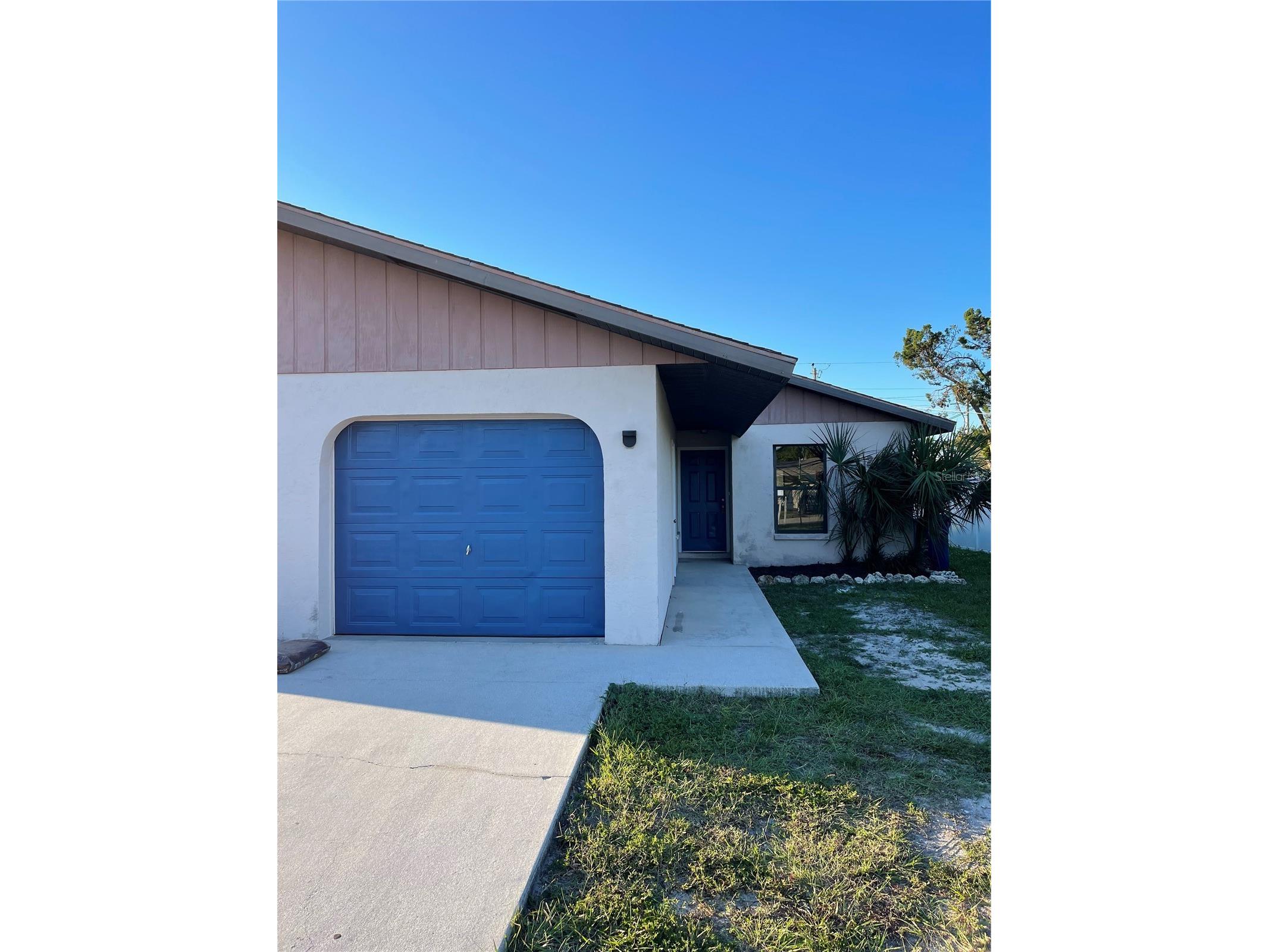 2130 Jo An Drive Sarasota FL 34231 A4694322 image1