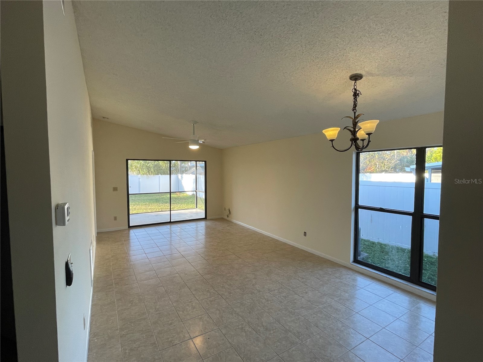 2130 Jo An Drive Sarasota FL 34231 A4694322 image3