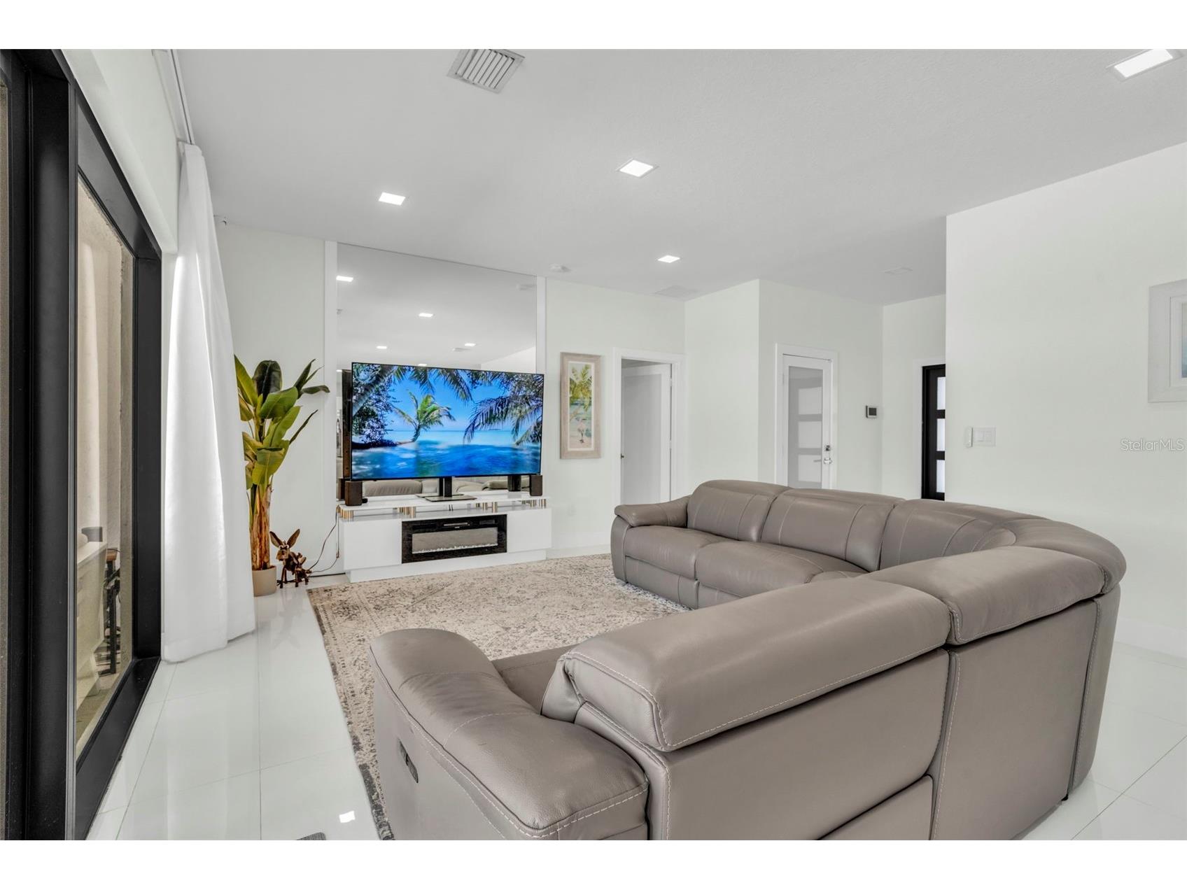 21301 SW 132nd Court Miami FL 33177 OM721509 image10