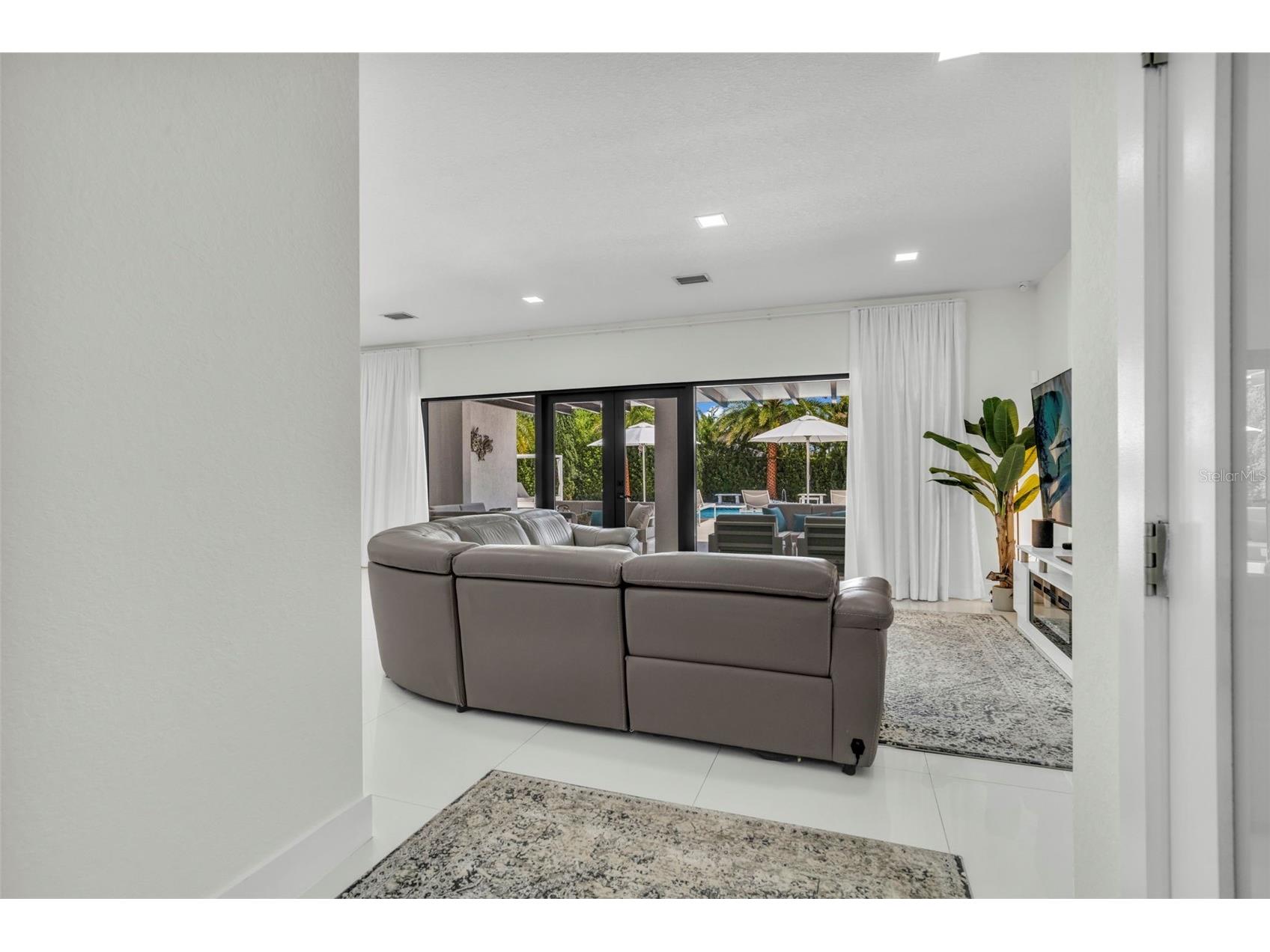 21301 SW 132nd Court Miami FL 33177 OM721509 image7