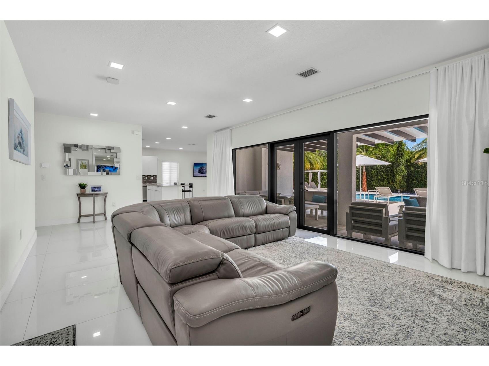 21301 SW 132nd Court Miami FL 33177 OM721509 image8