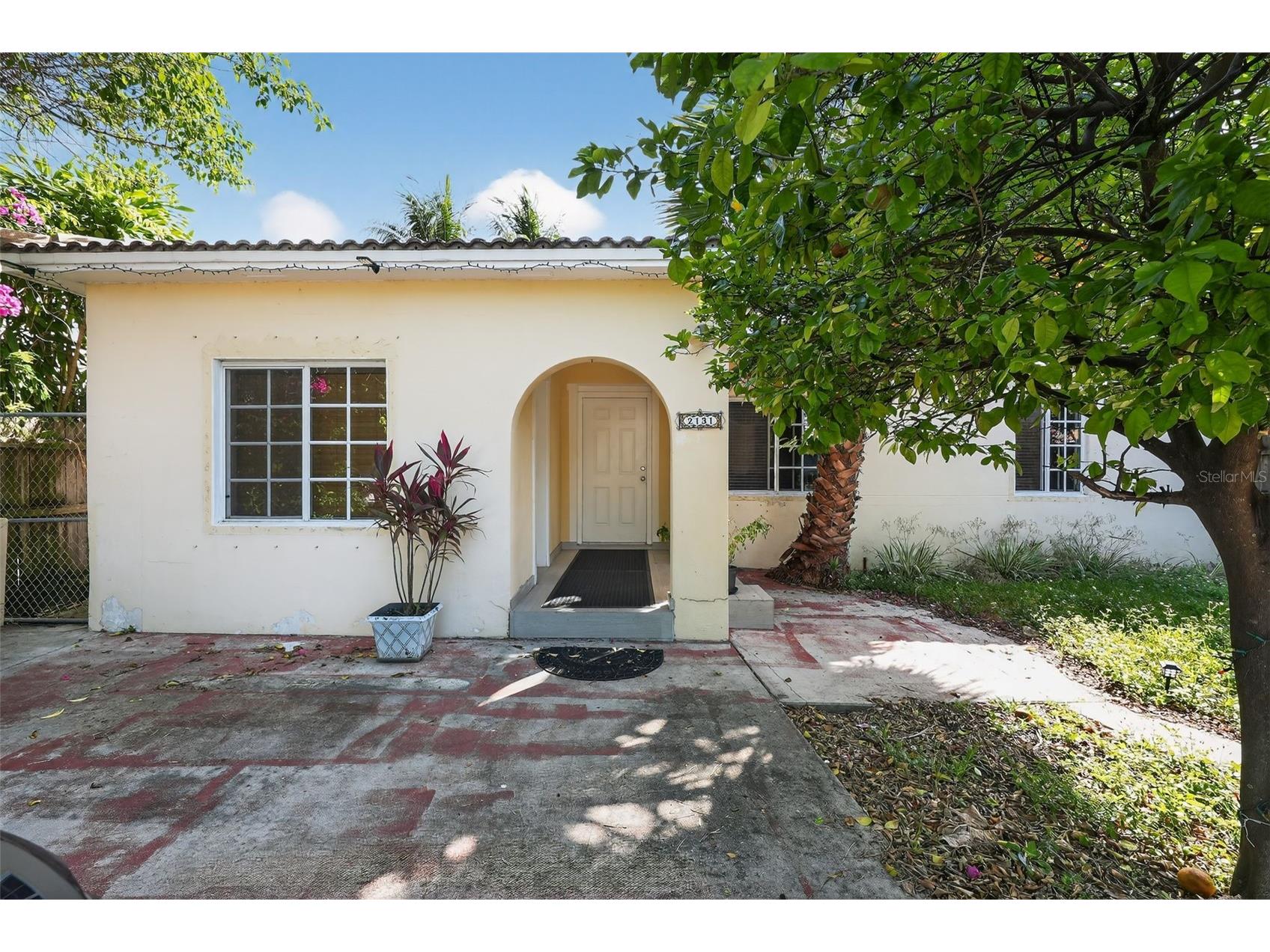 2131 Biarritz Drive Miami Beach FL 33141 O6392584 image1