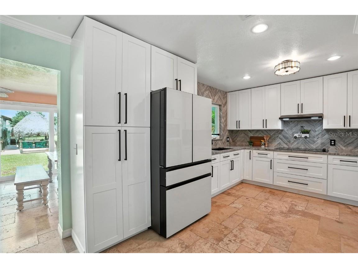 2131 Saint Croix Avenue Fort Myers FL 33905 - CALOOSAHATCHEE RIVER C7515703 image12