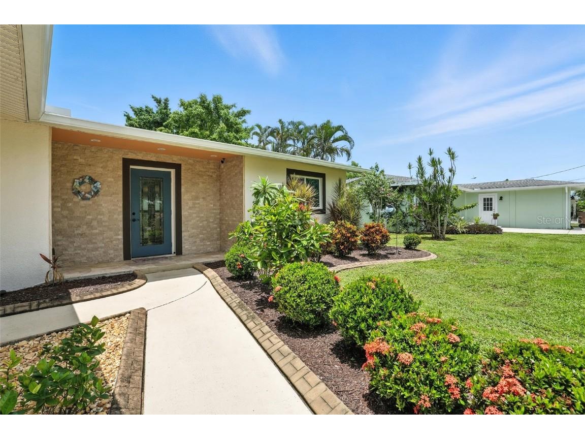 2131 Saint Croix Avenue Fort Myers FL 33905 - CALOOSAHATCHEE RIVER C7515703 image5