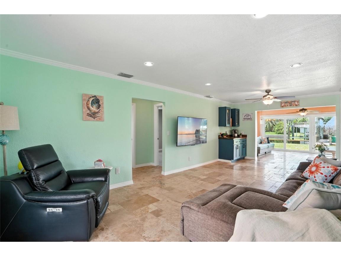 2131 Saint Croix Avenue Fort Myers FL 33905 - CALOOSAHATCHEE RIVER C7515703 image7