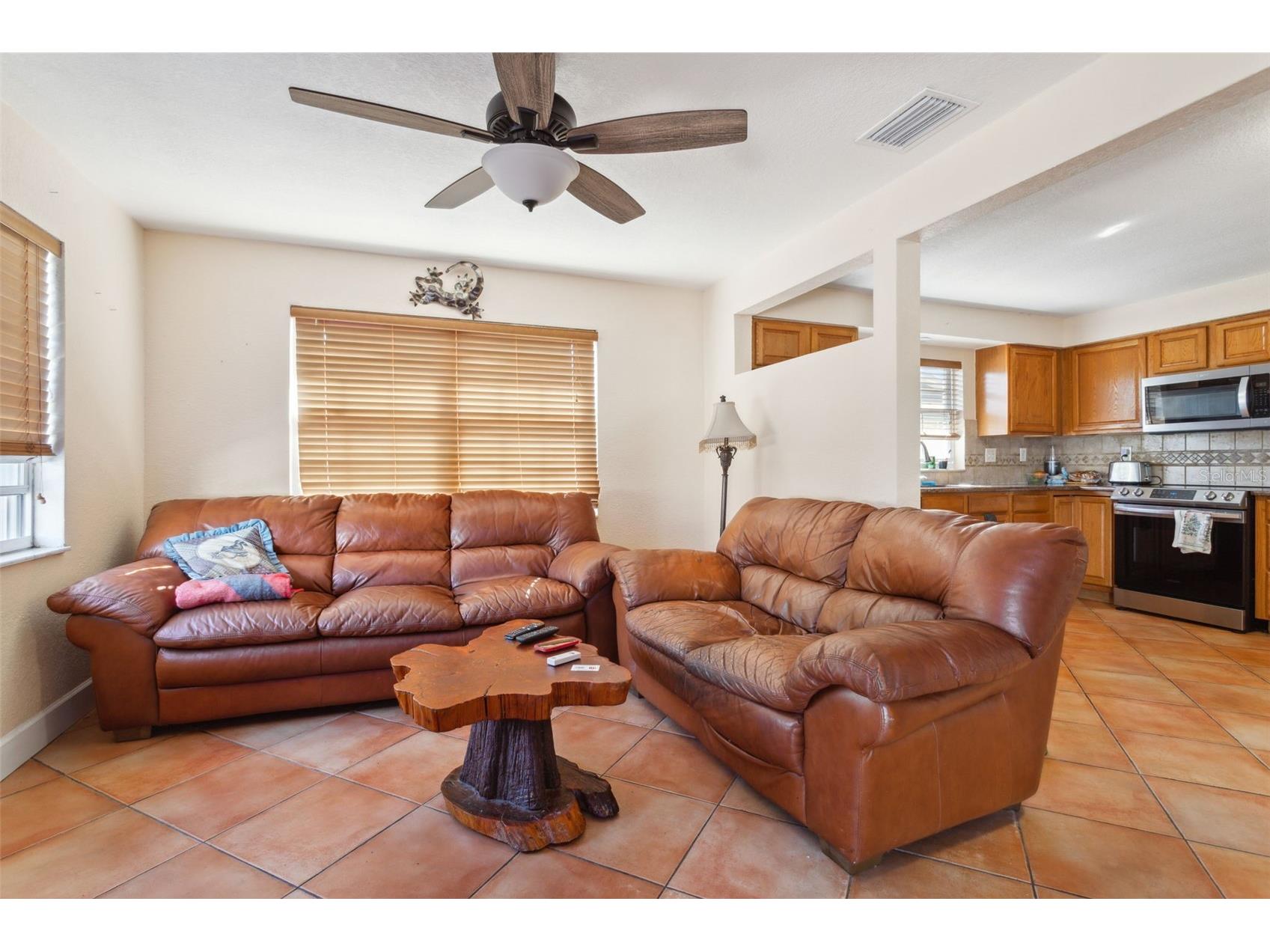 2132 Greenbriar Boulevard Clearwater FL 33763 TB8509507 image10