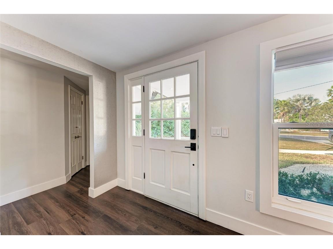 2132 Hyde Park Circle Sarasota FL 34239 N6141841 image12