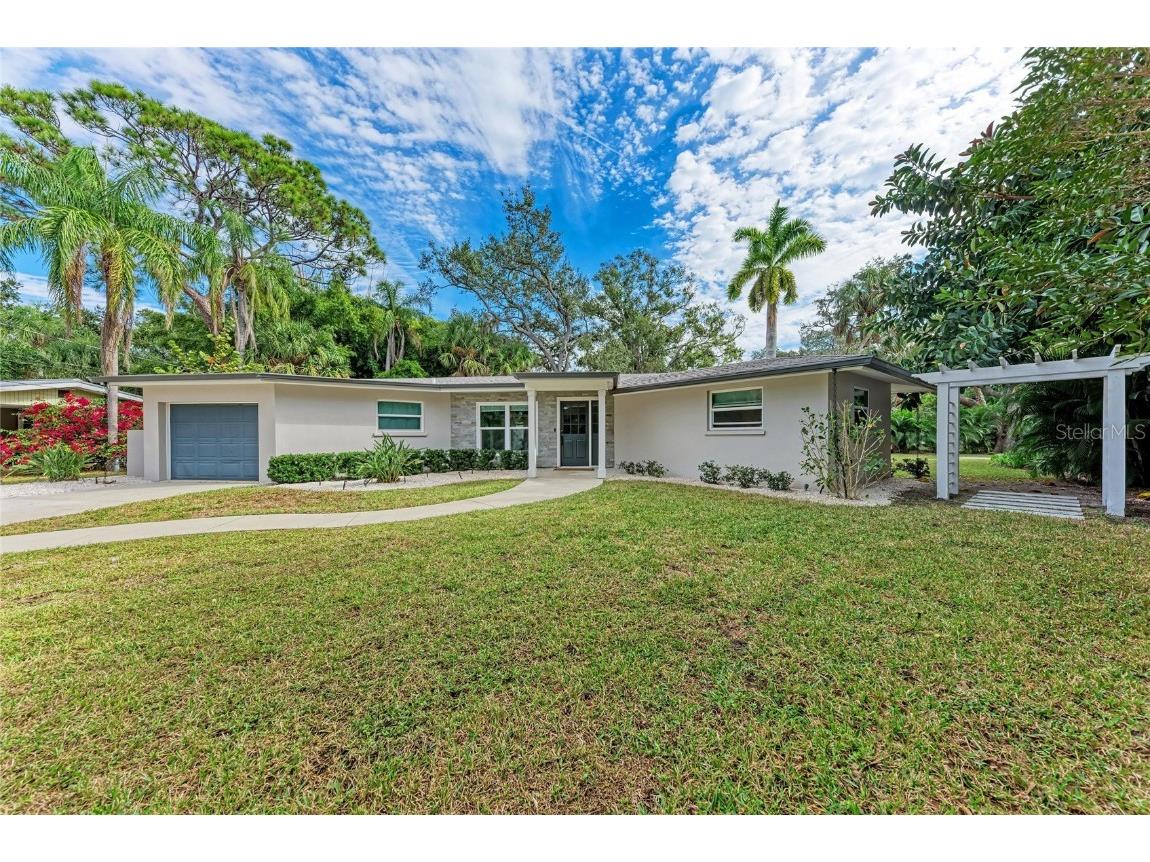 2132 Hyde Park Circle Sarasota FL 34239 N6141841 image2