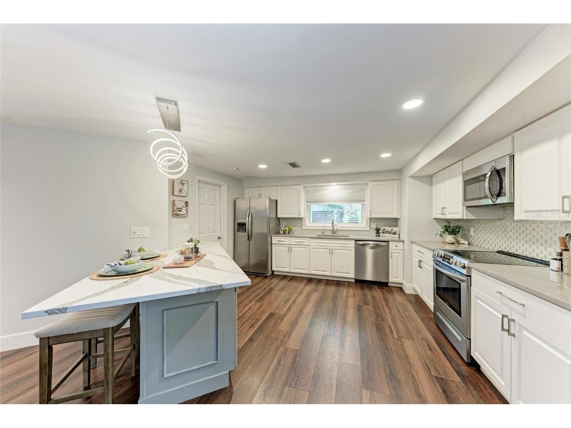 2132 Hyde Park Circle Sarasota FL 34239 N6141841 image22