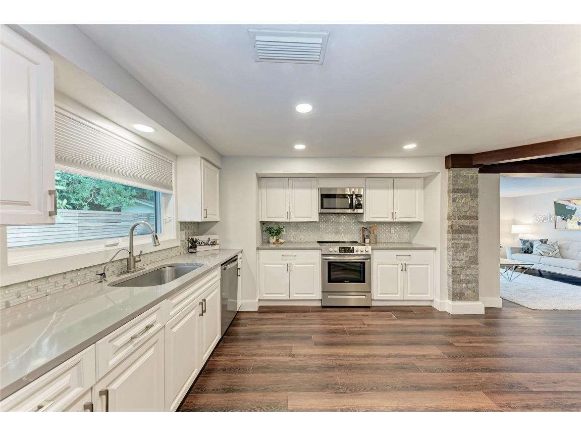 2132 Hyde Park Circle Sarasota FL 34239 N6141841 image23