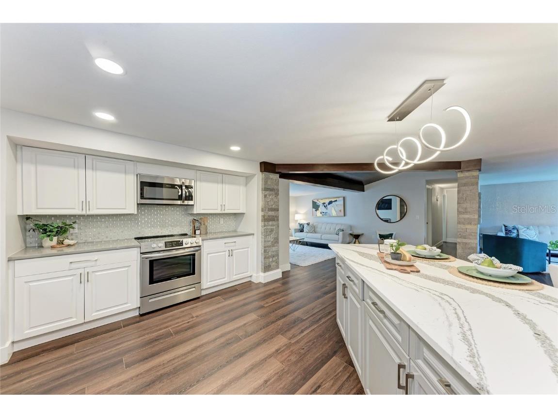 2132 Hyde Park Circle Sarasota FL 34239 N6141841 image24