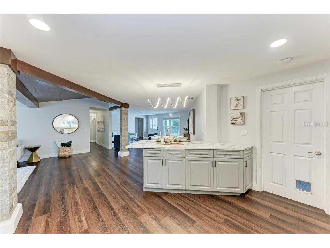 2132 Hyde Park Circle Sarasota FL 34239 N6141841 image25