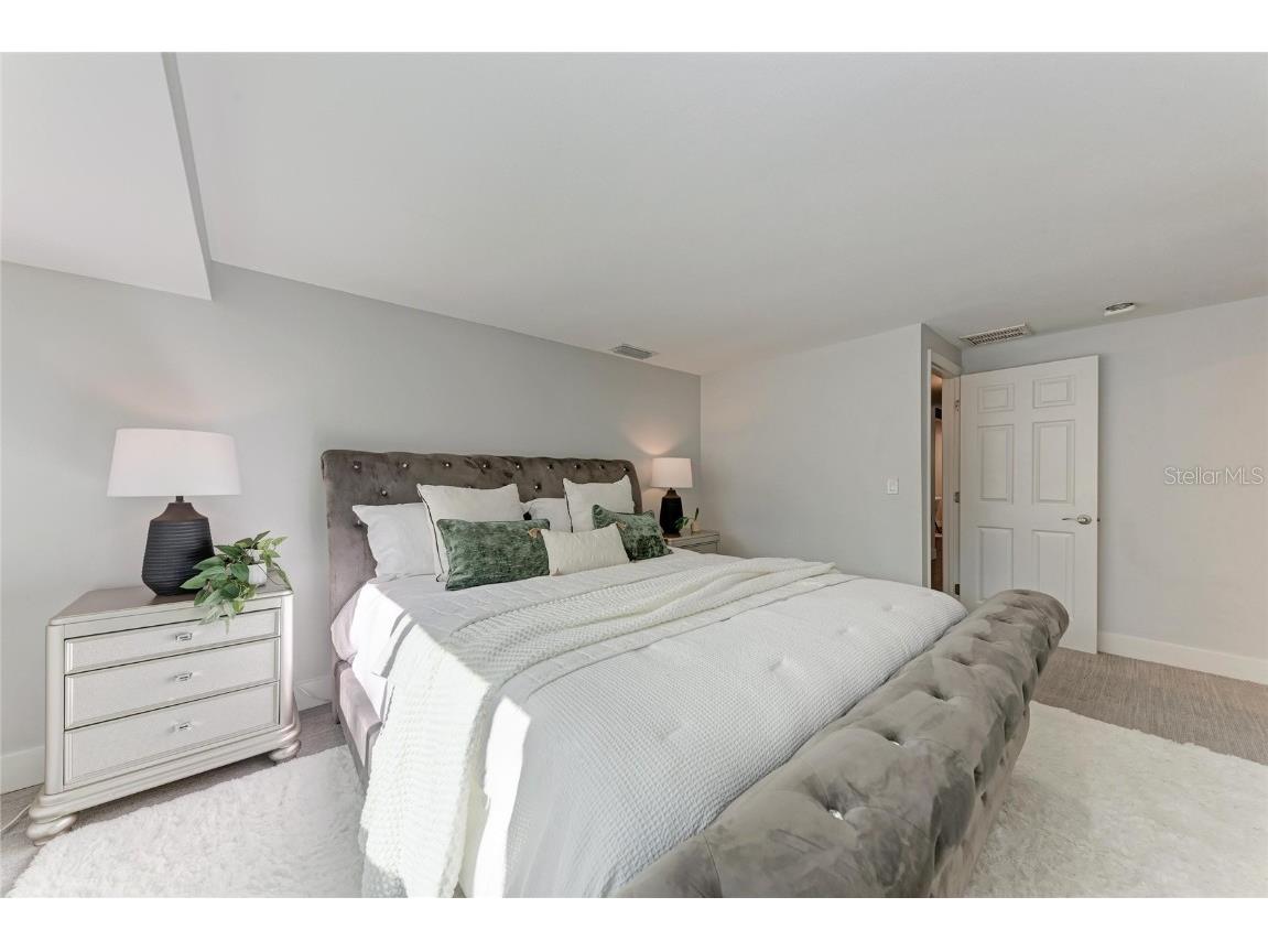 2132 Hyde Park Circle Sarasota FL 34239 N6141841 image33