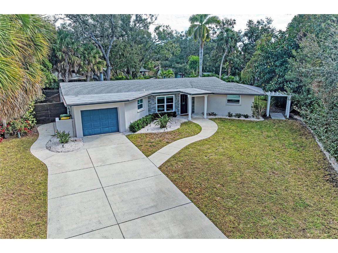 2132 Hyde Park Circle Sarasota FL 34239 N6141841 image4