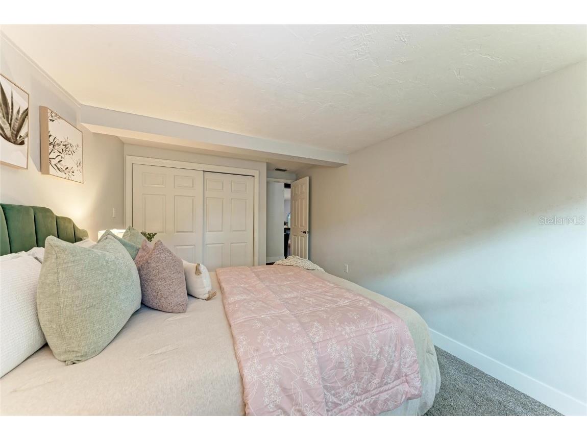 2132 Hyde Park Circle Sarasota FL 34239 N6141841 image40