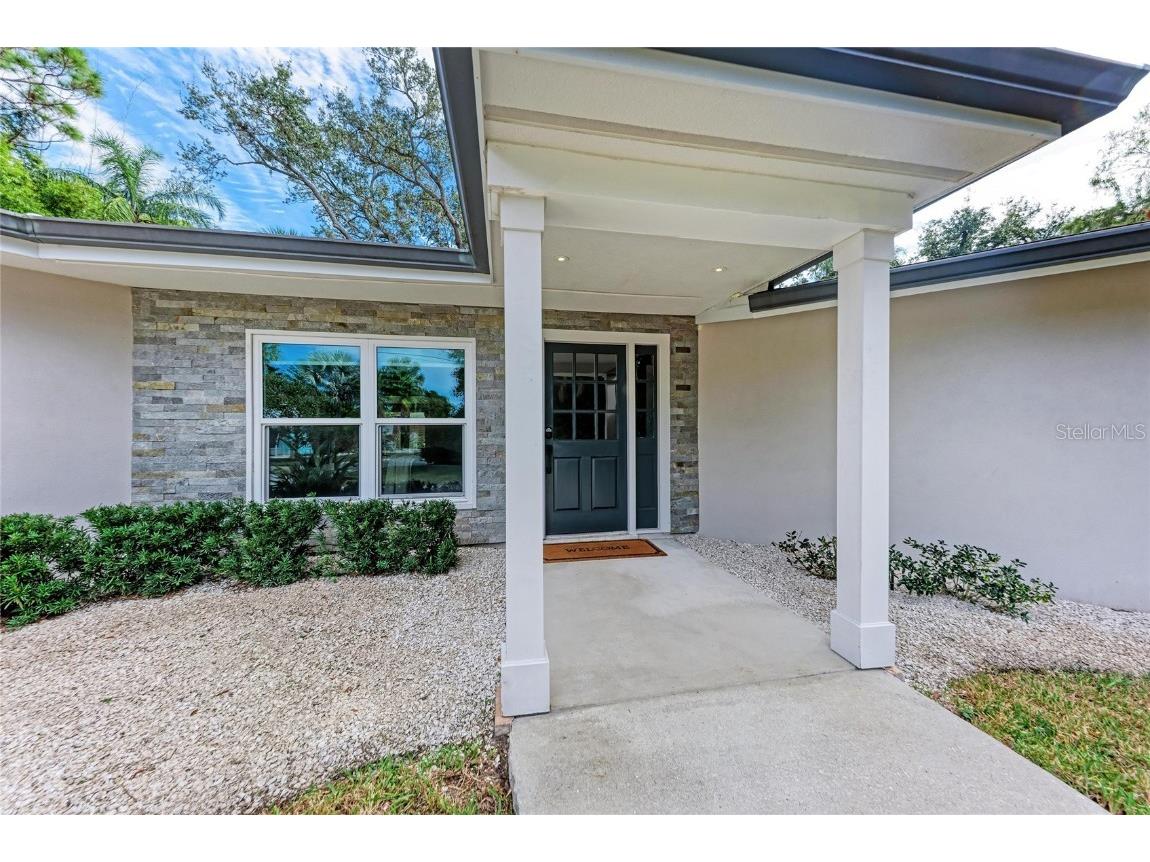 2132 Hyde Park Circle Sarasota FL 34239 N6141841 image5