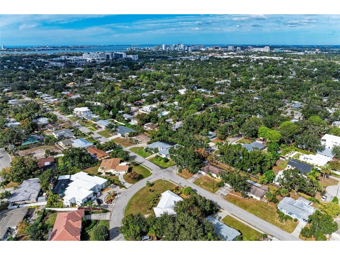 2132 Hyde Park Circle Sarasota FL 34239 N6141841 image54