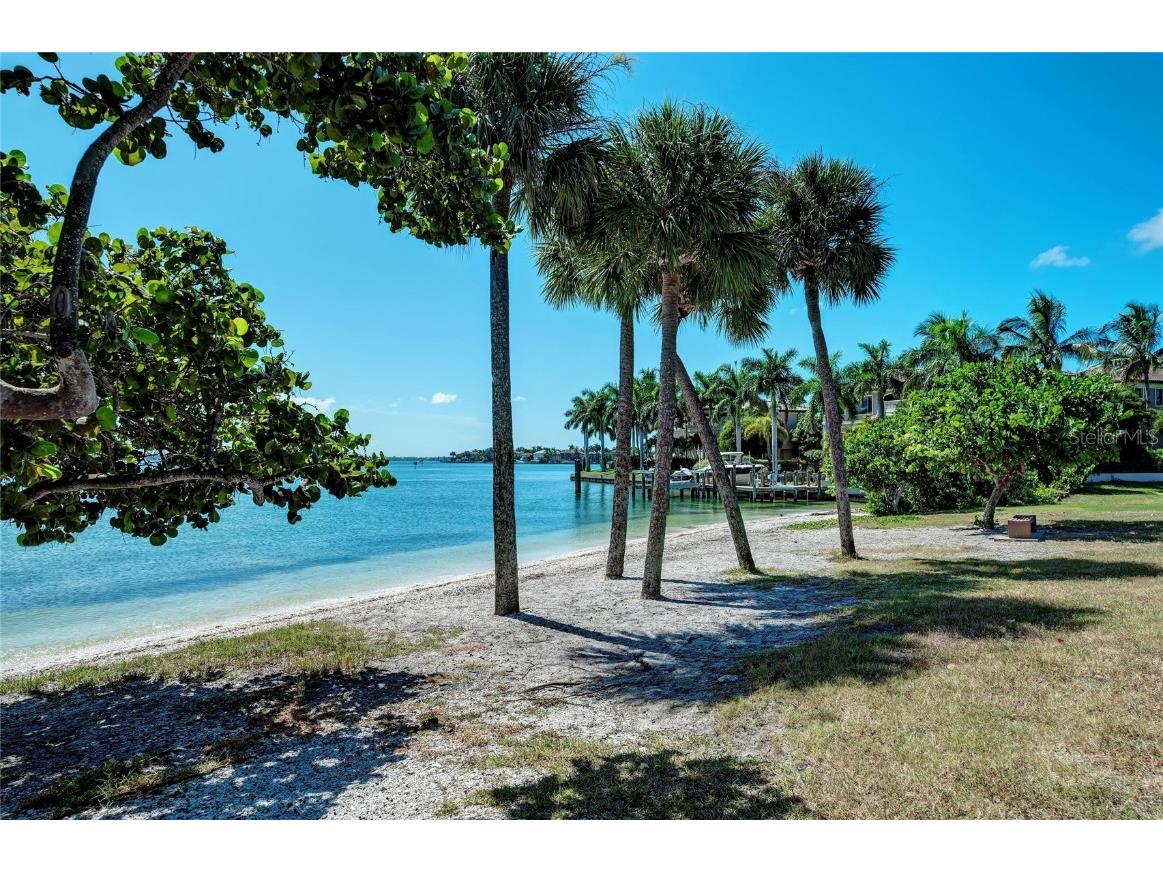 2132 Hyde Park Circle Sarasota FL 34239 N6141841 image70