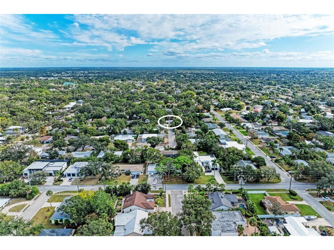 2132 Hyde Park Circle Sarasota FL 34239 N6141841 image8