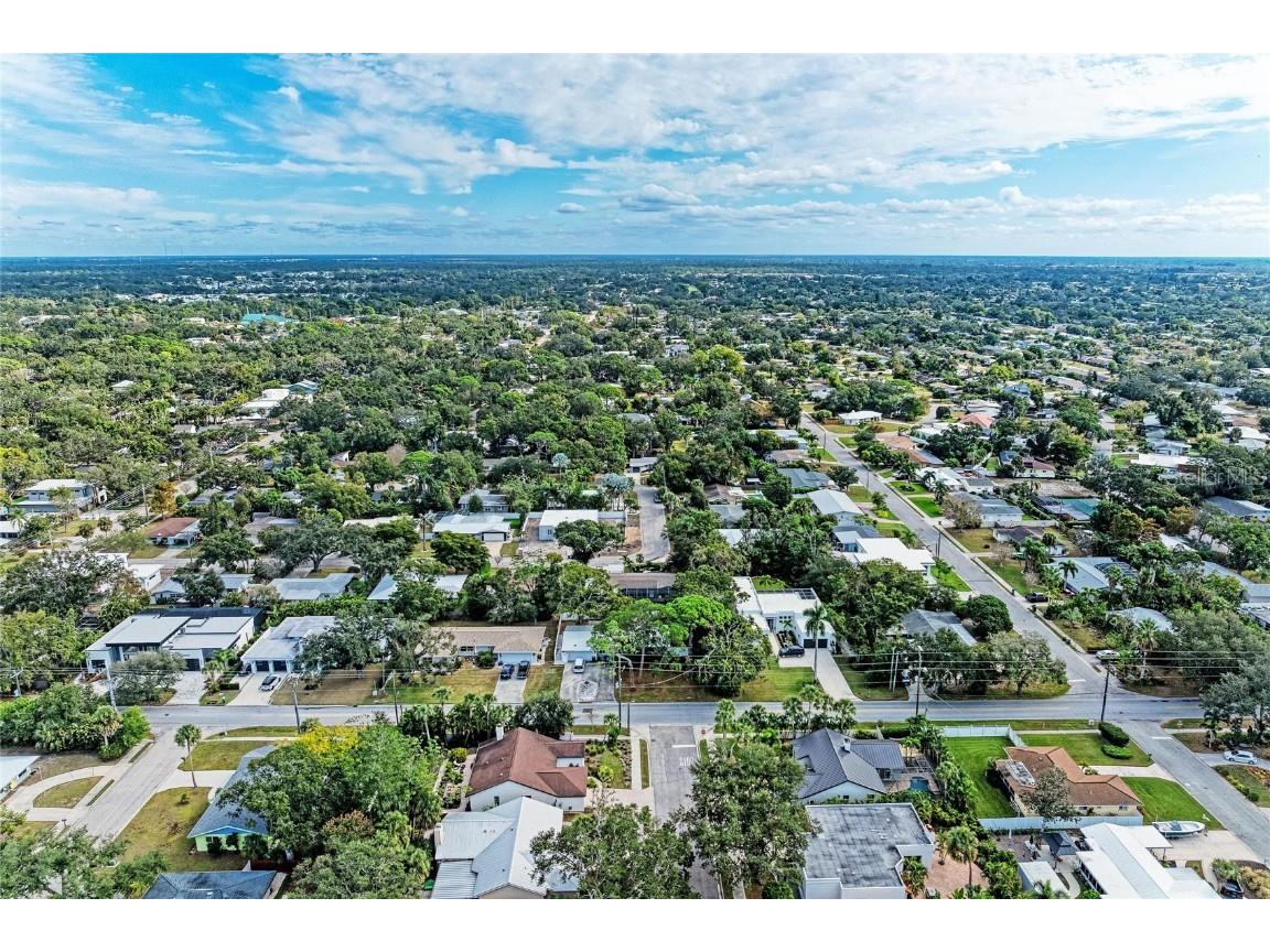 2132 Hyde Park Circle Sarasota FL 34239 N6141841 image9