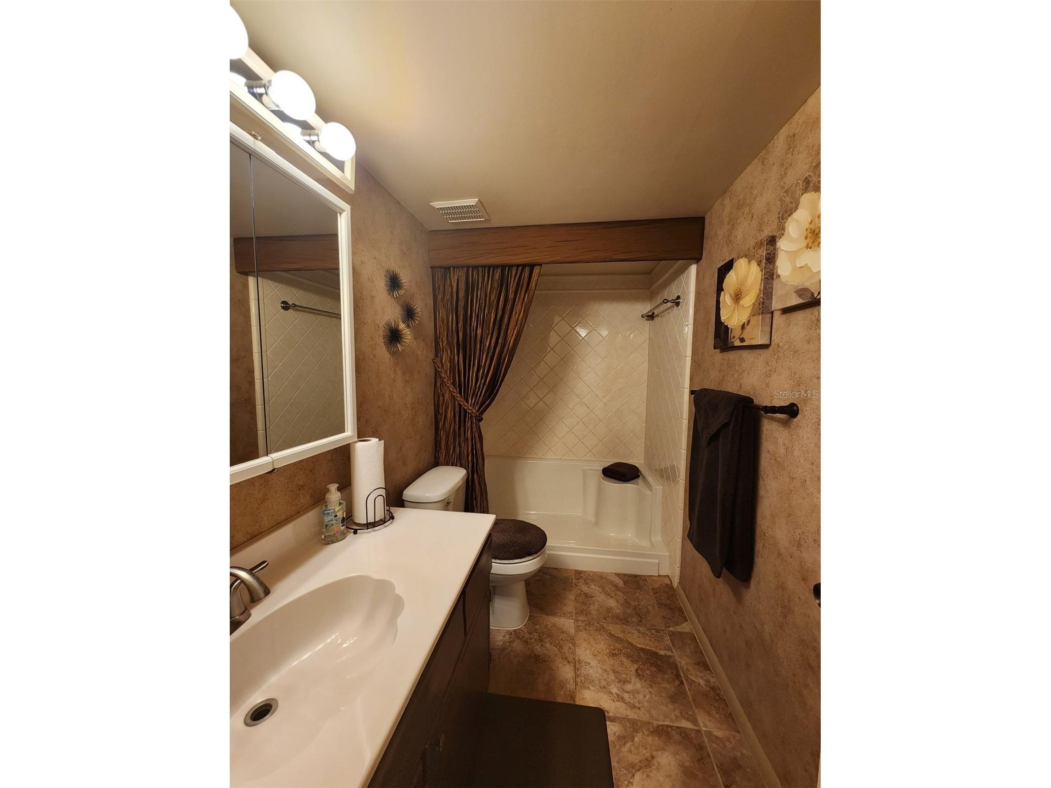 2132 Lakewood Club Drive S #8B Saint Petersburg FL 33712 TB8460681 image16