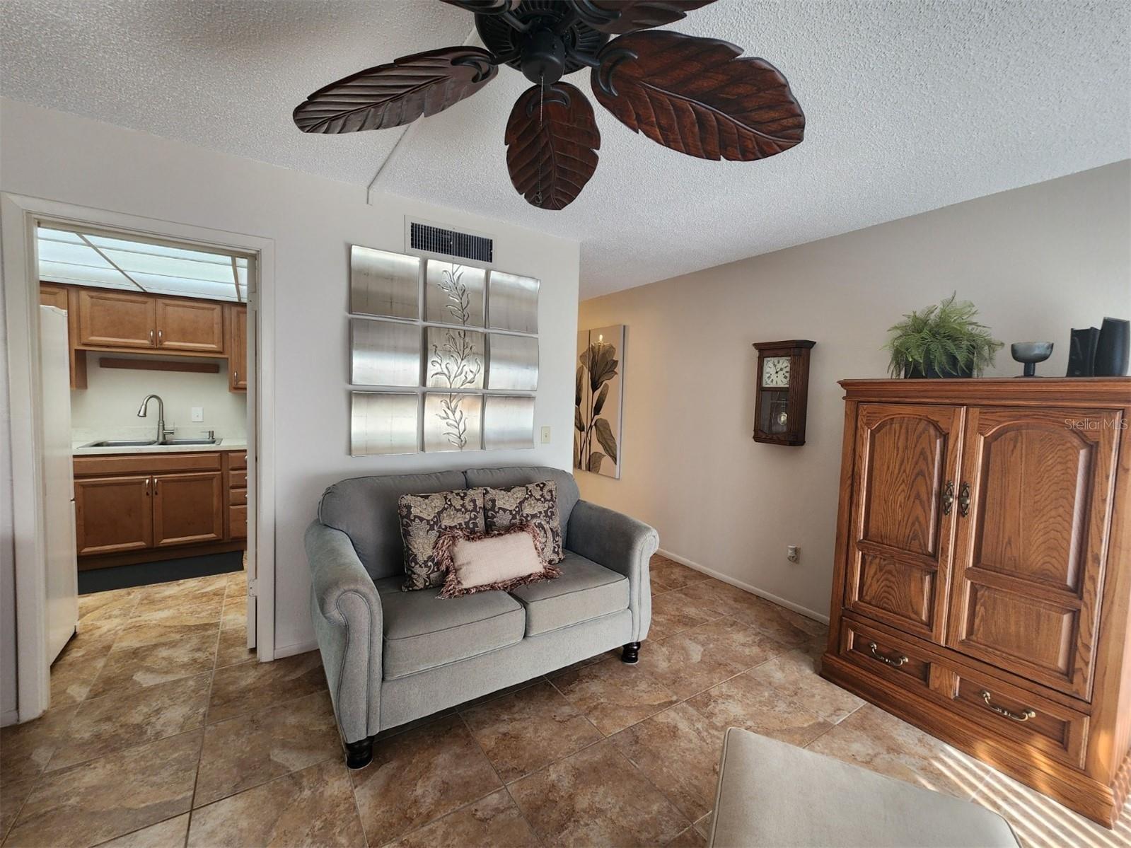 2132 Lakewood Club Drive S #8B Saint Petersburg FL 33712 TB8460681 image6