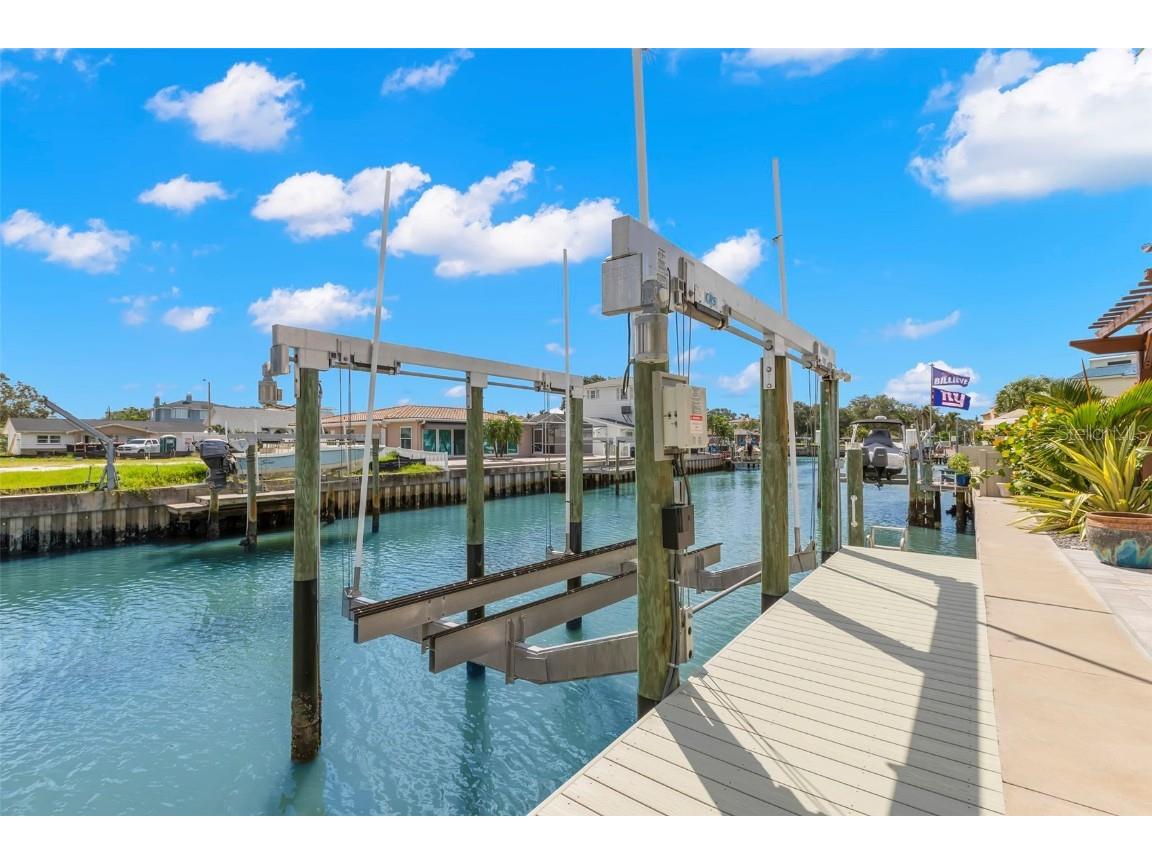 2133 Harbor View Drive Dunedin FL 34698 - CANAL - GULF OF MEXICO TB8425448 image58