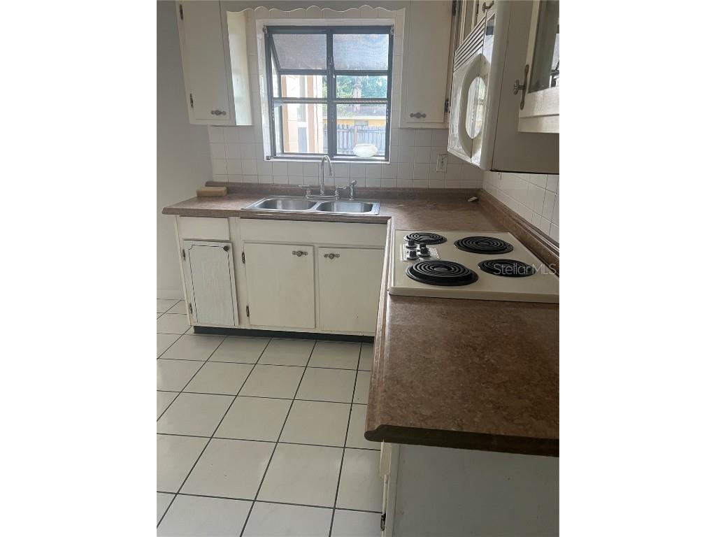 2133 Holiday Drive Holiday FL 34691 W7880105 image20