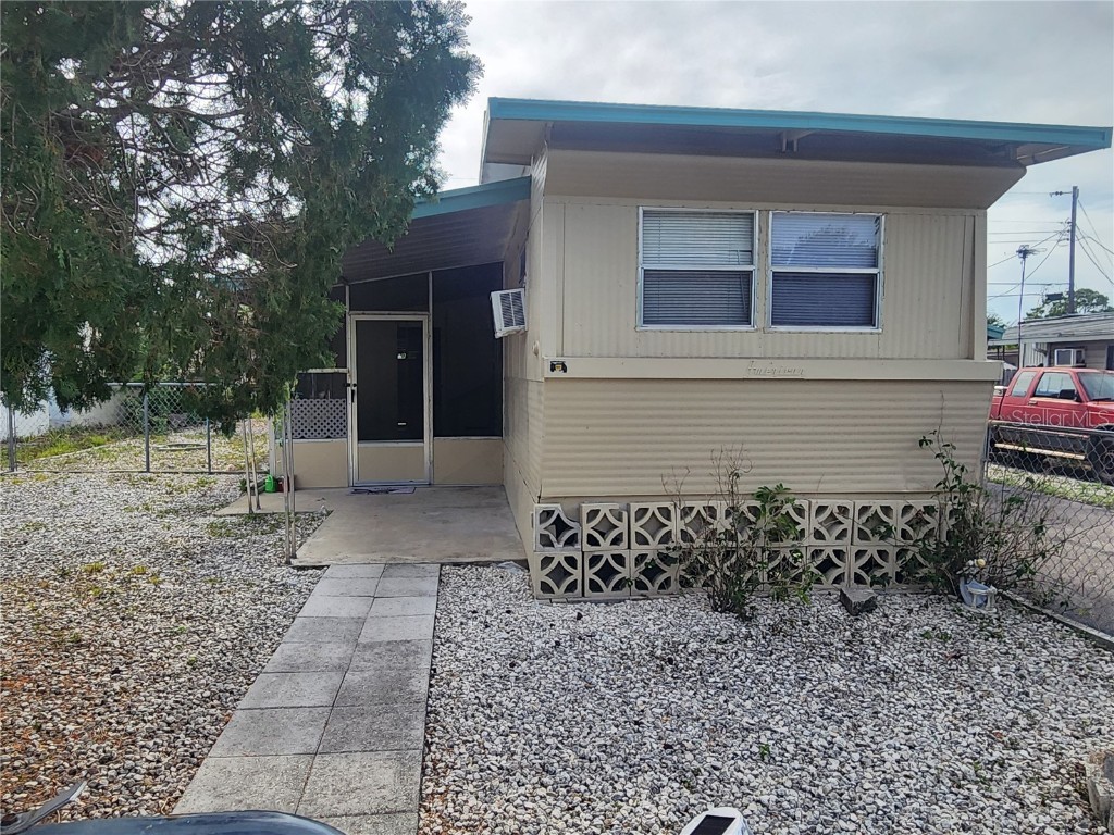 2133 Melody Drive Holiday FL 34691 U8198357 image1