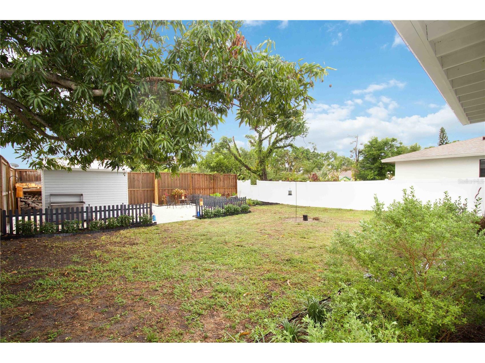 2134 Hively Street Sarasota FL 34231 A4689194 image20