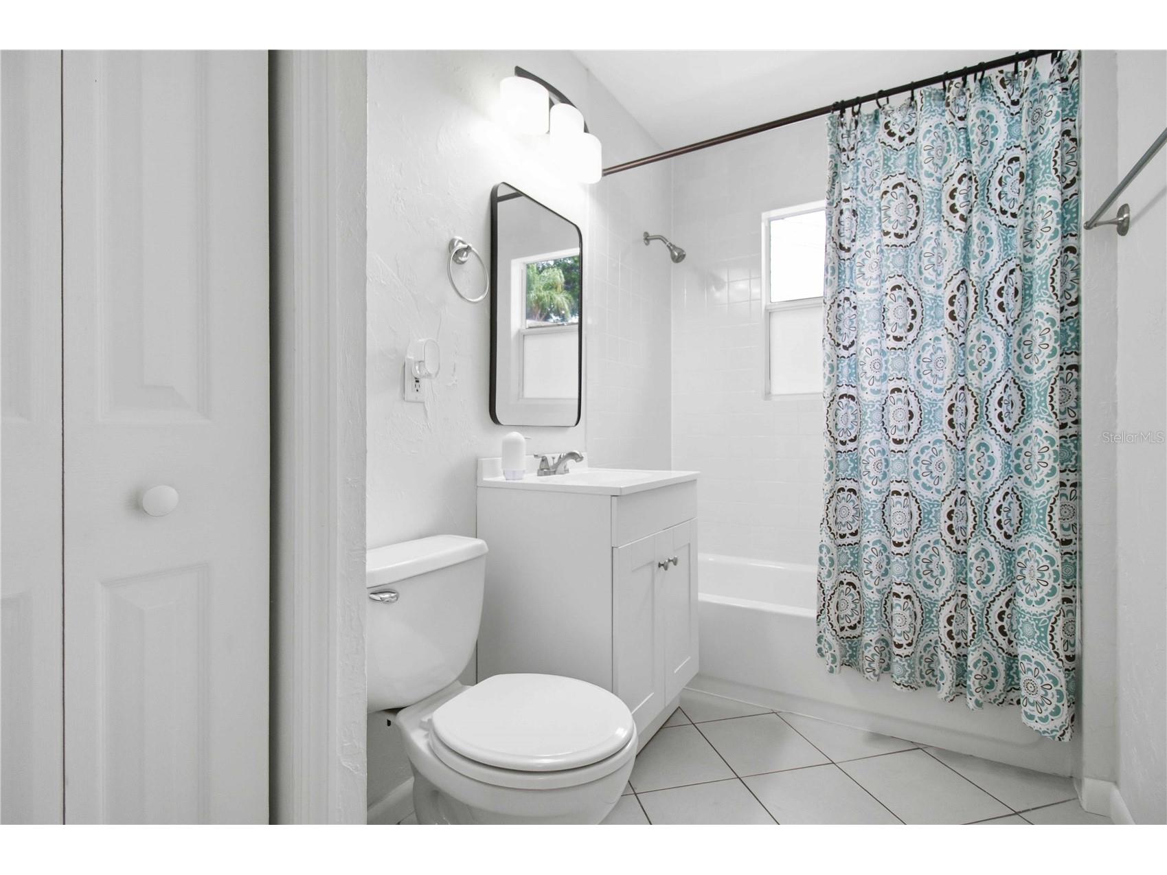 2134 Hively Street Sarasota FL 34231 A4689194 image9