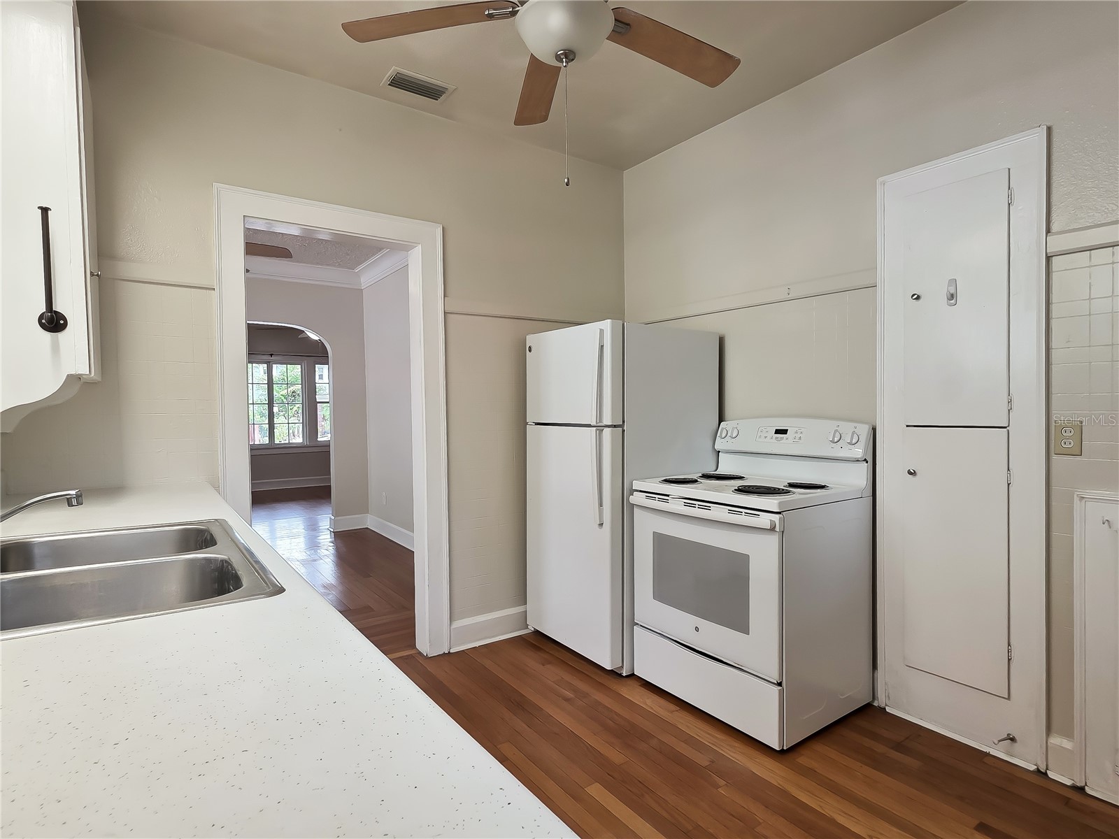 2135 Burlington Avenue N Saint Petersburg FL 33713 TB8527062 image10