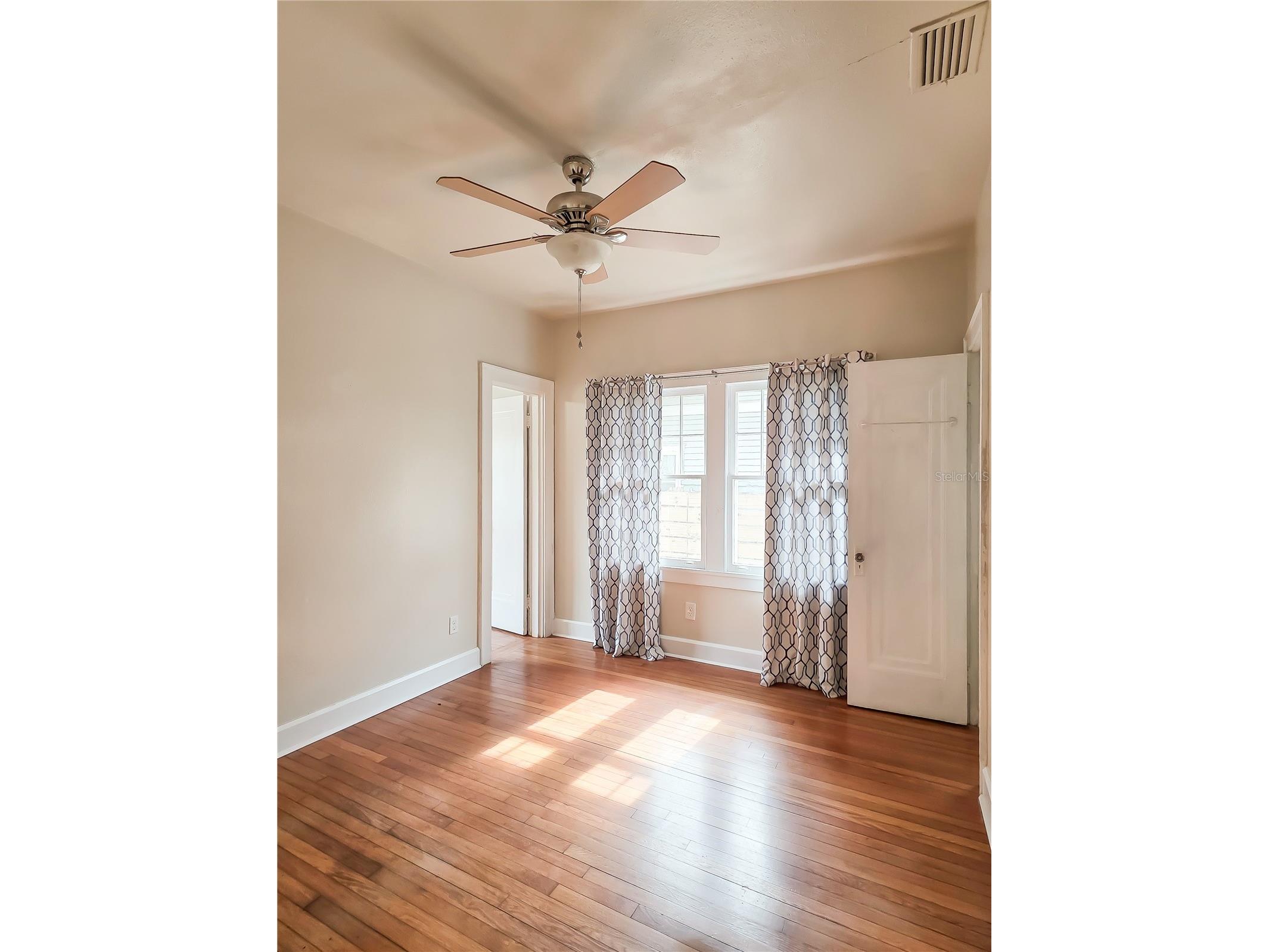 2135 Burlington Avenue N Saint Petersburg FL 33713 TB8527062 image19
