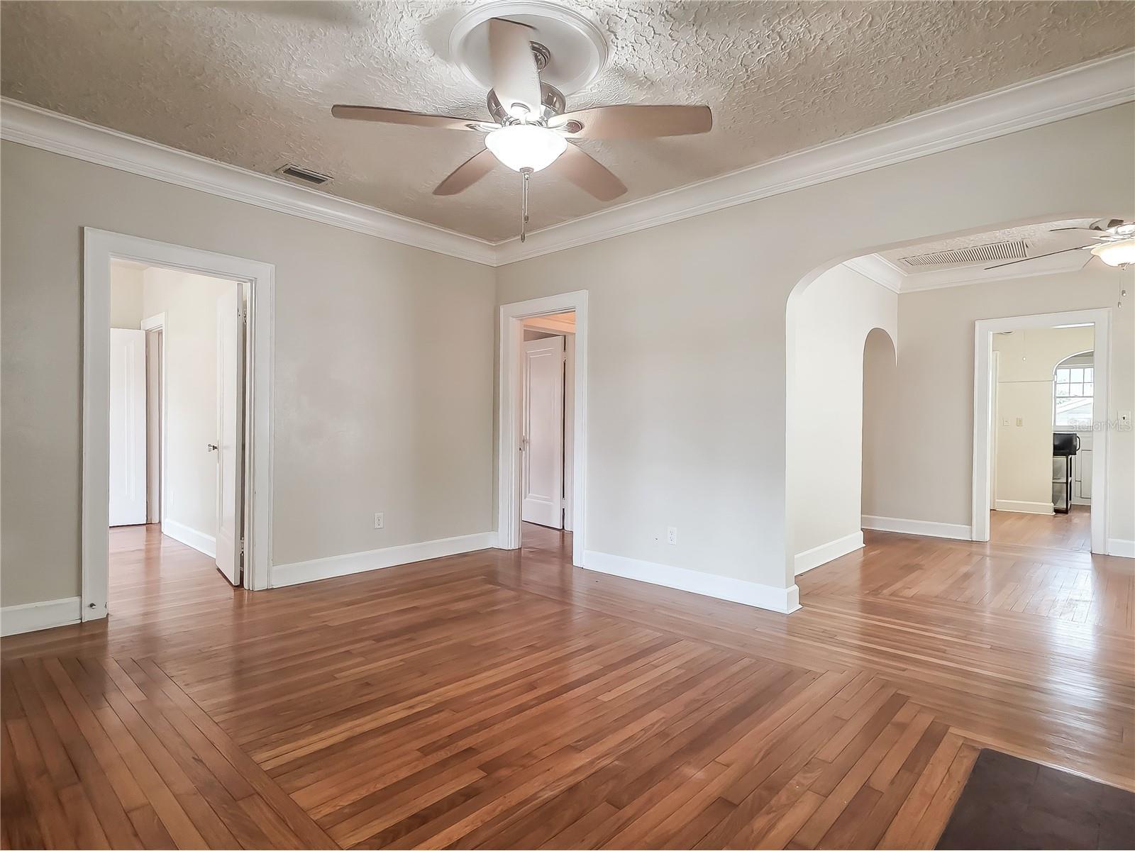 2135 Burlington Avenue N Saint Petersburg FL 33713 TB8527062 image5