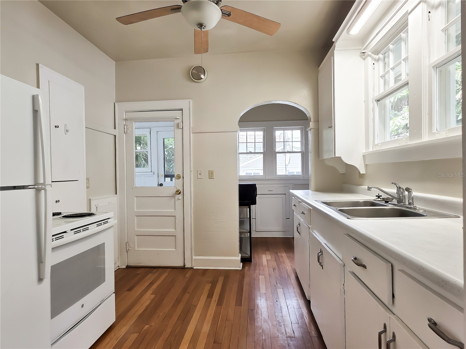2135 Burlington Avenue N Saint Petersburg FL 33713 TB8527062 image9