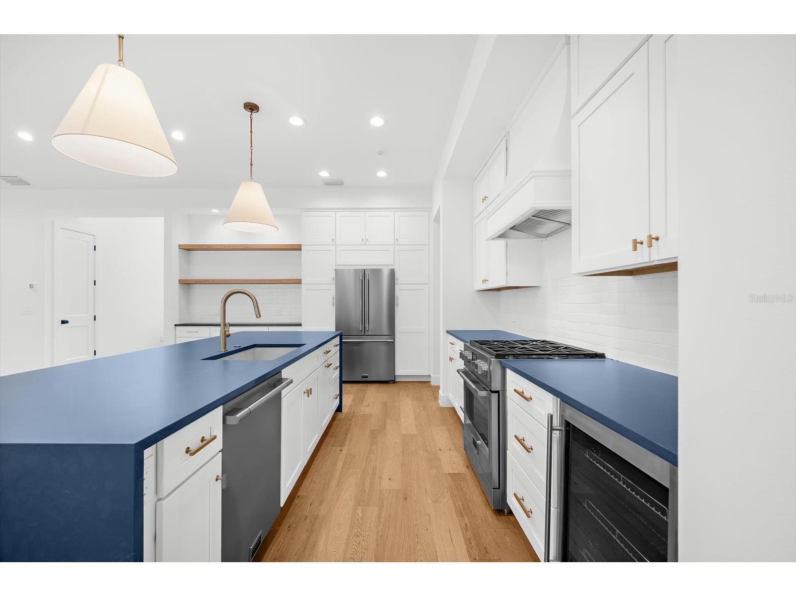 2135 Datura Street Sarasota FL 34239 A4685791 image13