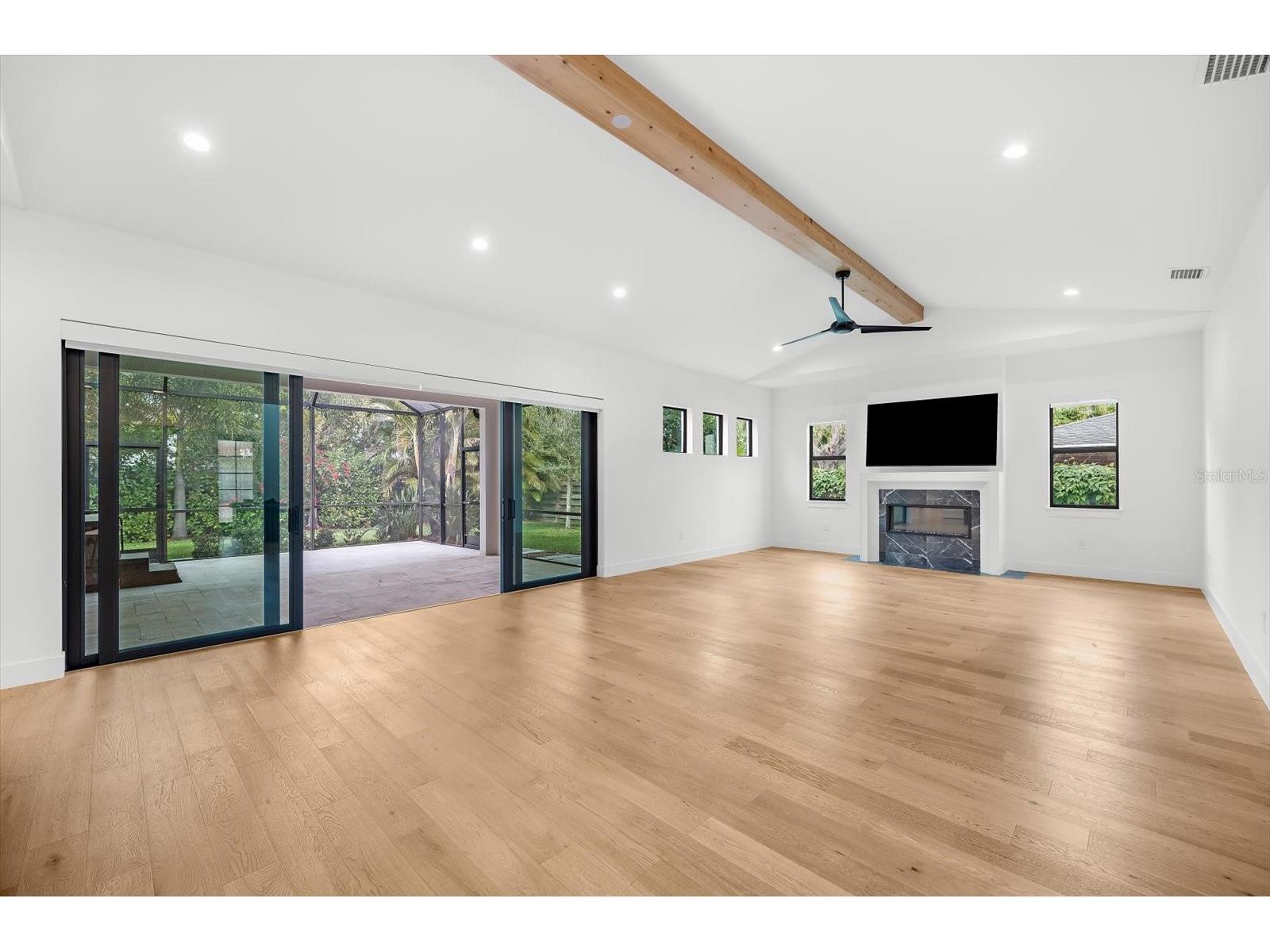 2135 Datura Street Sarasota FL 34239 A4685791 image15